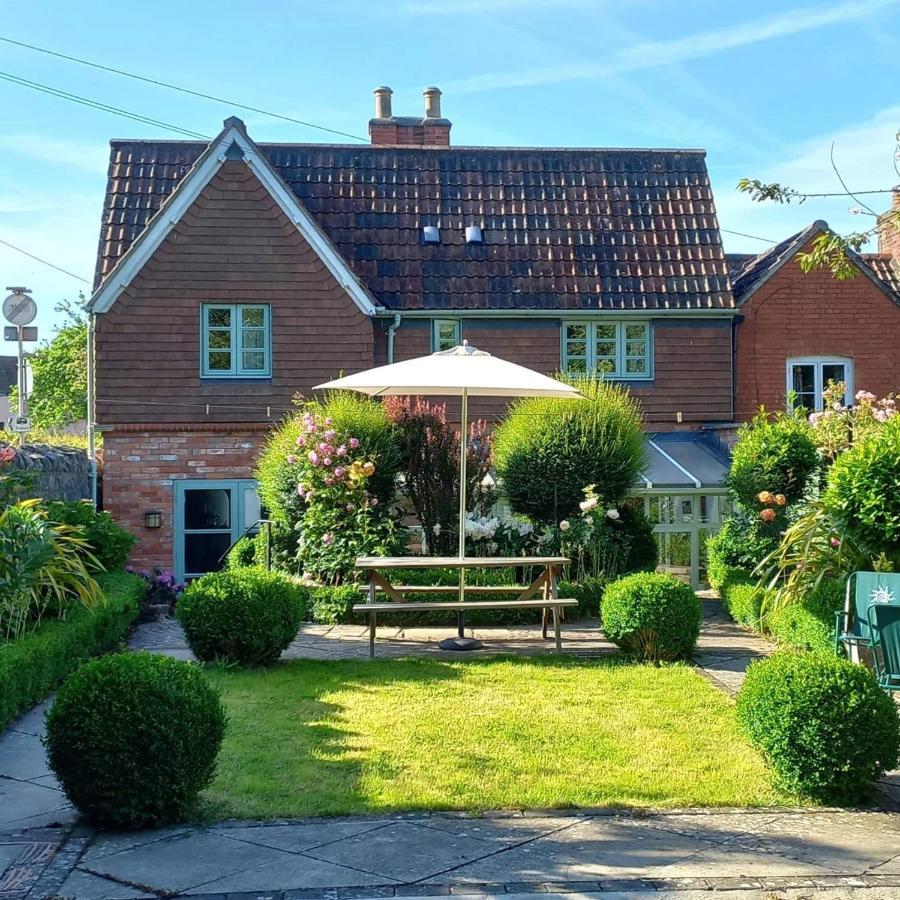 Parsnips House Bnb กลาสตันเบอรี ภายนอก รูปภาพ